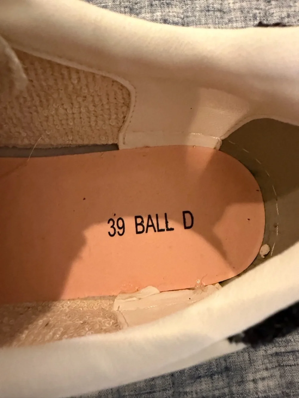 Golden Goose Women’s White Sneakers with Gold Glitter Star Detail - Picture 10 of 16